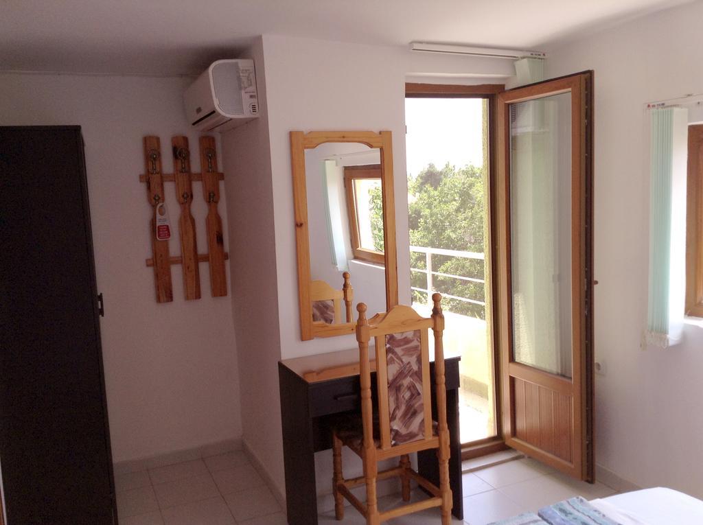 Guest House Yavorov Τσερνομόρετς Δωμάτιο φωτογραφία